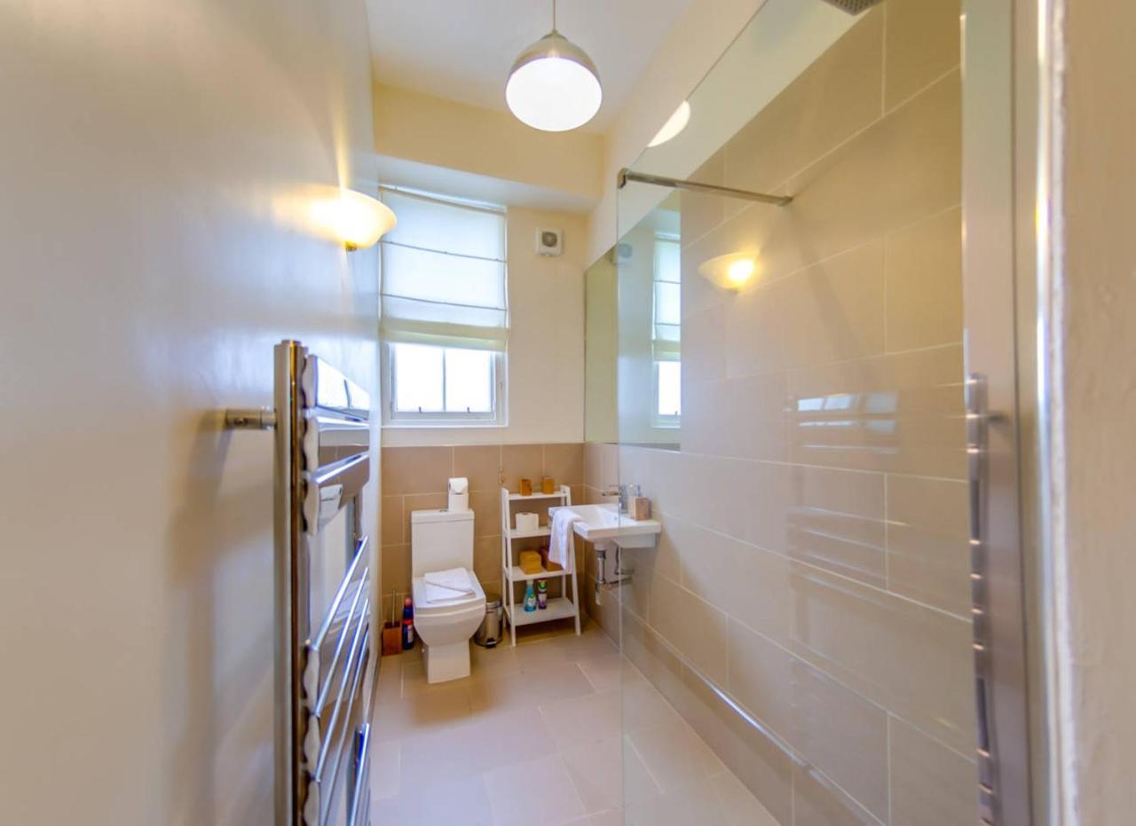 Апартаменты Joivy Spacious Next To The Meadows Эдинбург